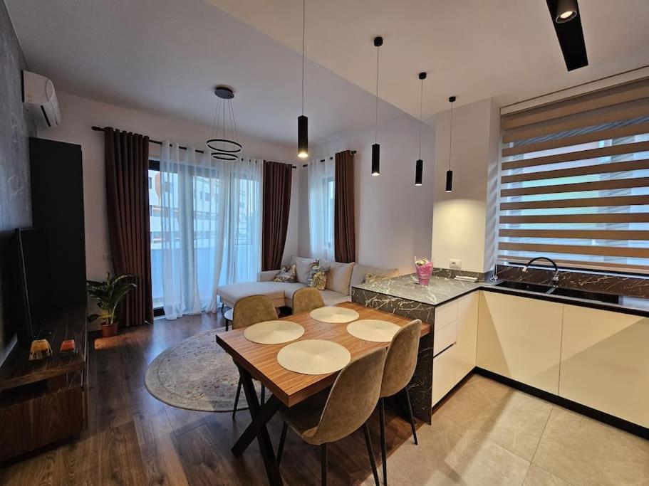 Deluxe Flat With Garden_Tirana Appartement Buitenkant foto