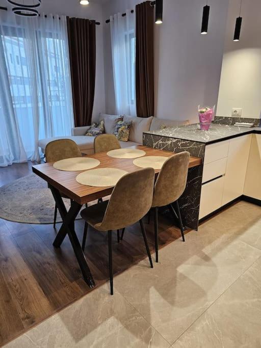 Deluxe Flat With Garden_Tirana Appartement Buitenkant foto