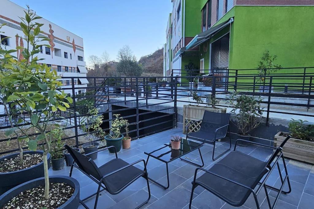 Deluxe Flat With Garden_Tirana Appartement Buitenkant foto